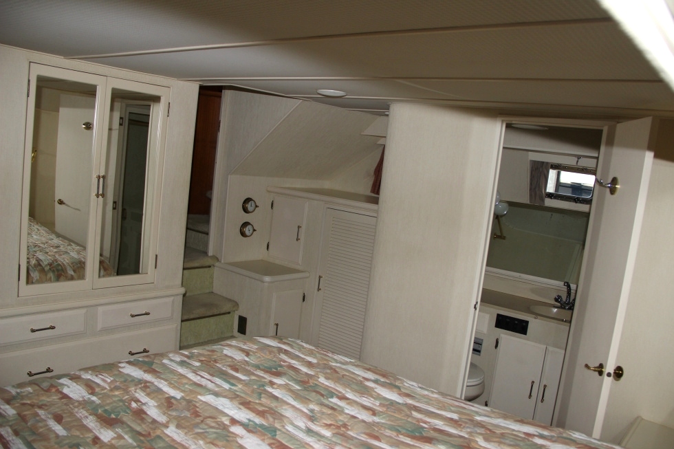 Tollycraft Master State Room | 53 Tollycraft Pilothouse Motor Yacht  PHMY  TollyCraft Yacht 