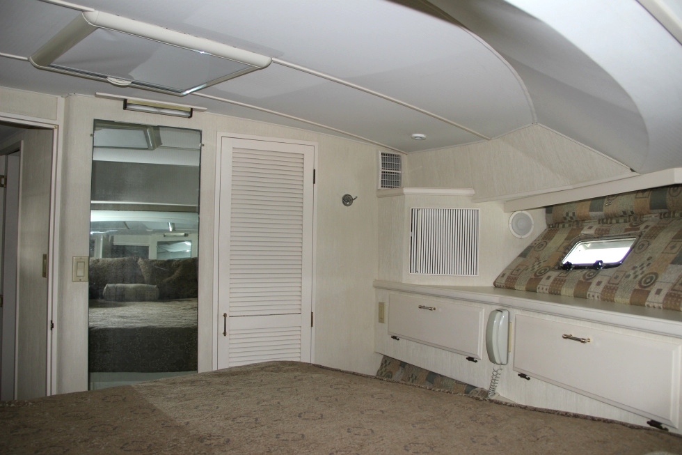 Tollycraft VIP Stateroom 53 Tollycraft Pilot House Motor Yacht  TollyCraft Yacht 